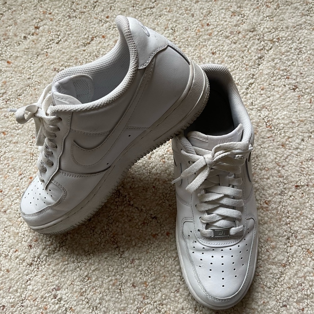 Men’s Nike Air Force 1 size 8.5